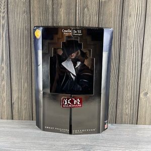 Disney’s 101 Dalmatians Cruella De Vil Power In Pinstripes Collector Doll (1996)